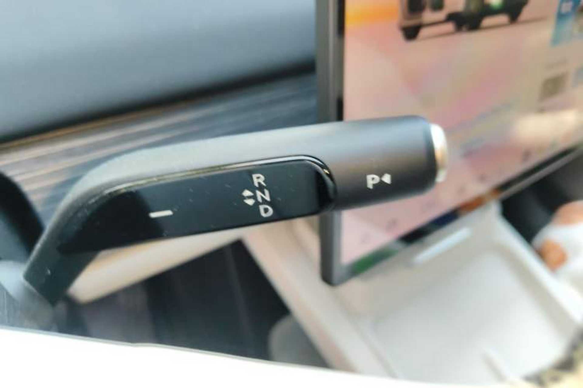 Used ONVO L60 2024 60 kWh Rear-Drive Version Gear Lever