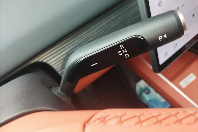 Used ONVO L60 2024 60 kWh Rear-Drive Version Gear Lever
