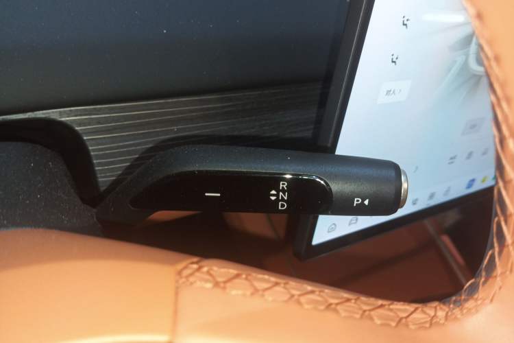 Used ONVO L60 2024 60 kWh Rear-Drive Version Gear Lever