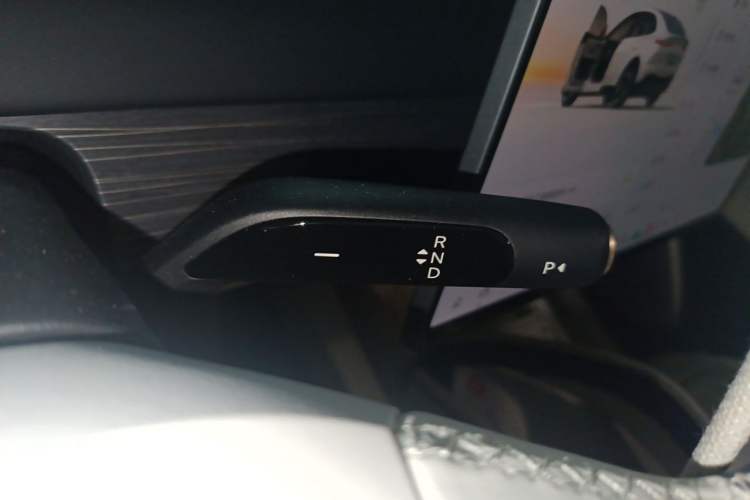 Used ONVO L60 2024 60 kWh Rear-Drive Version Gear Lever