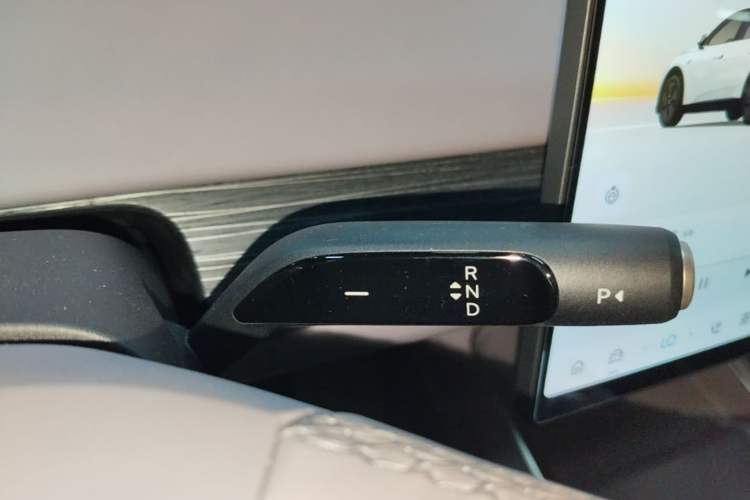 Used ONVO L60 2024 60 kWh Rear-Drive Version Gear Lever