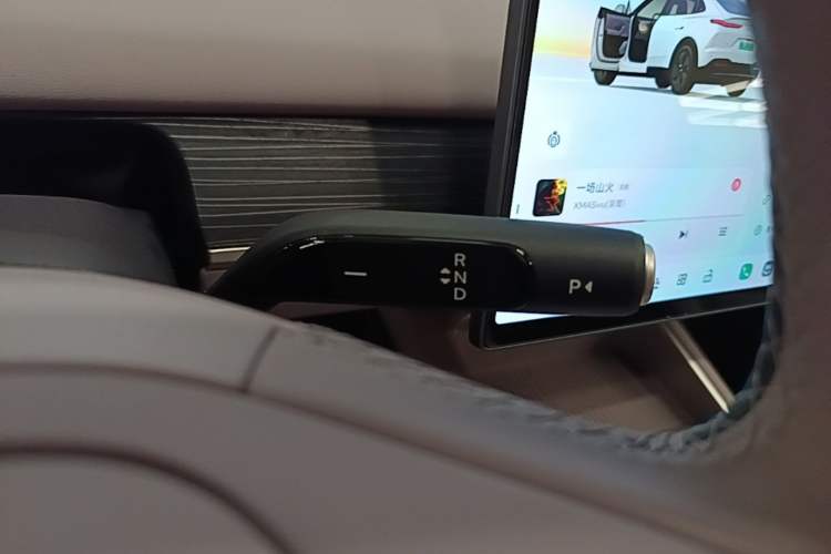 Used ONVO L60 2024 60 kWh Rear-Drive Version Gear Lever