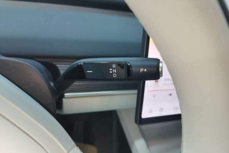 Used ONVO L60 2024 60 kWh Rear-Drive Version Gear Lever