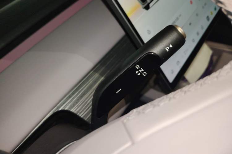Used ONVO L60 2024 60 kWh Rear-Drive Version Gear Lever