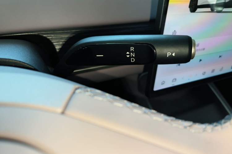 Used ONVO L60 2024 60 kWh Rear-Drive Version Gear Lever