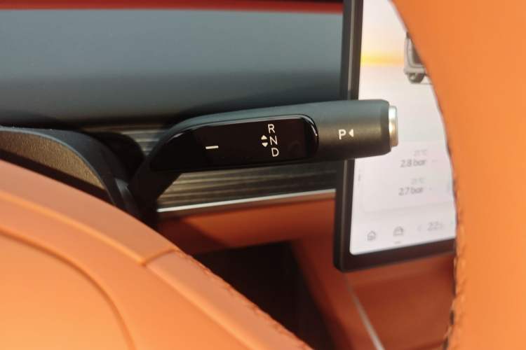 Used ONVO L60 2024 60 kWh Rear-Drive Version Gear Lever