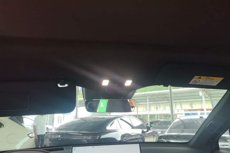 Used ONVO L60 2024 60 kWh Rear-Drive Version Headliner
