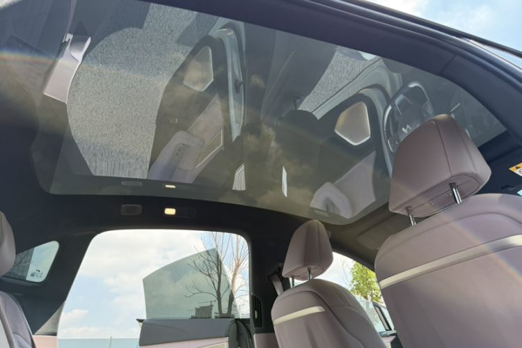 Used ONVO L60 2024 60 kWh Rear-Drive Version Headliner