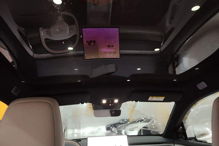 Used ONVO L60 2024 60 kWh Rear-Drive Version Headliner