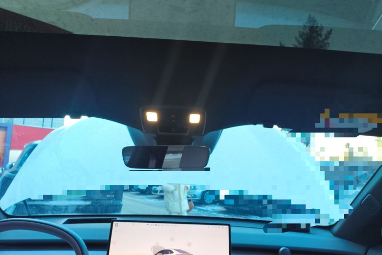 Used ONVO L60 2024 60 kWh Rear-Drive Version Headliner