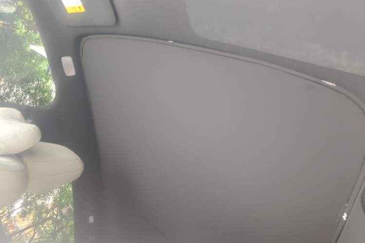Used ONVO L60 2024 60 kWh Rear-Drive Version Headliner