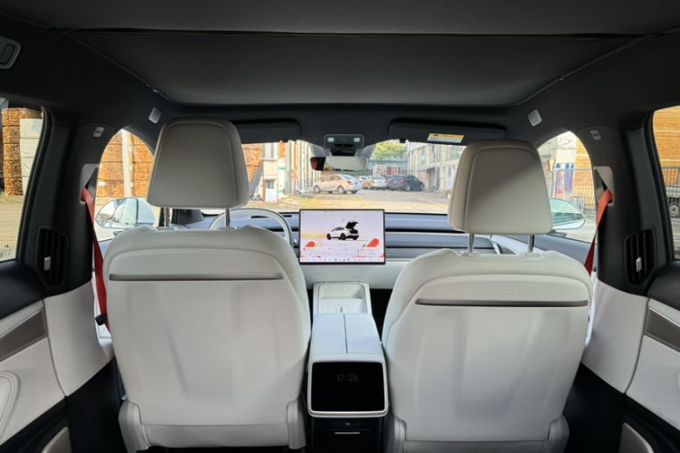 Used ONVO L60 2024 60 kWh Rear-Drive Version Headliner