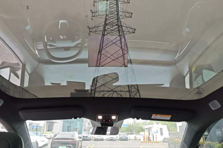 Used ONVO L60 2024 60 kWh Rear-Drive Version Headliner