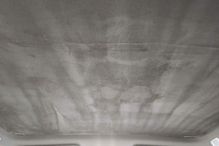 Used ONVO L60 2024 60 kWh Rear-Drive Version Headliner