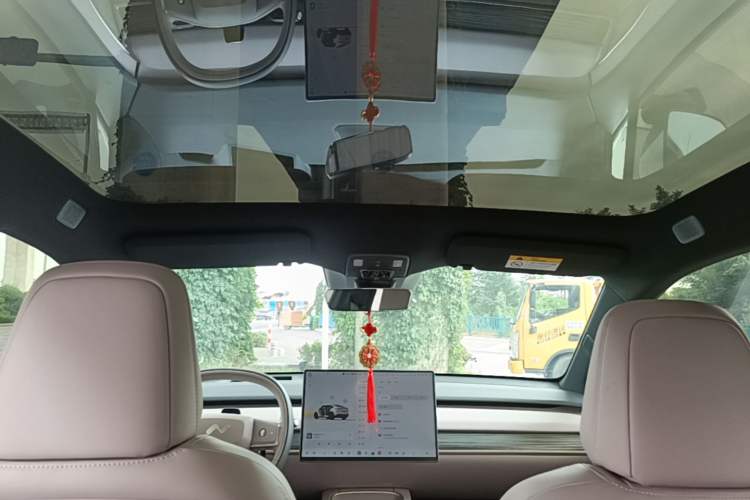 Used ONVO L60 2024 60 kWh Rear-Drive Version Headliner