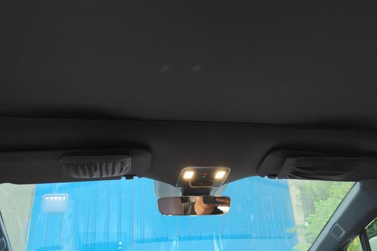 Used ONVO L60 2024 60 kWh Rear-Drive Version Headliner