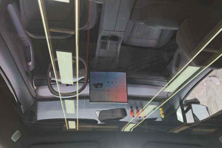Used ONVO L60 2024 60 kWh Rear-Drive Version Headliner