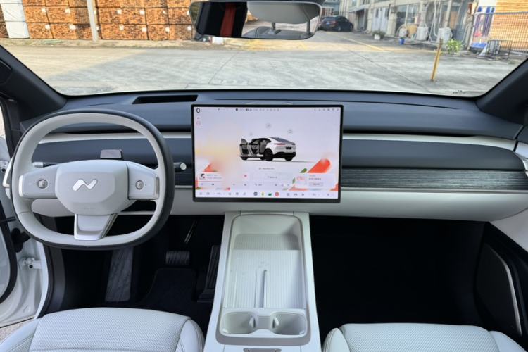 Used ONVO L60 2024 60 kWh Rear-Drive Version Interior 1