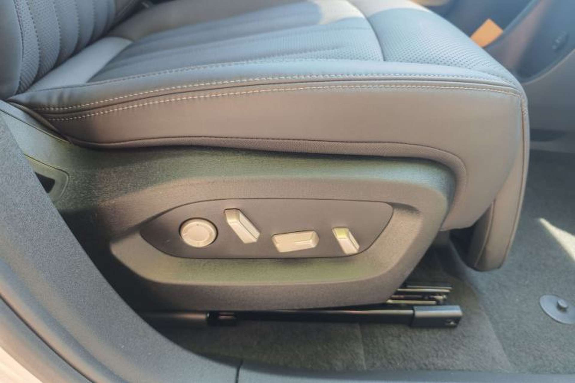 Used ONVO L60 2024 60 kWh Rear-Drive Version Interior 11