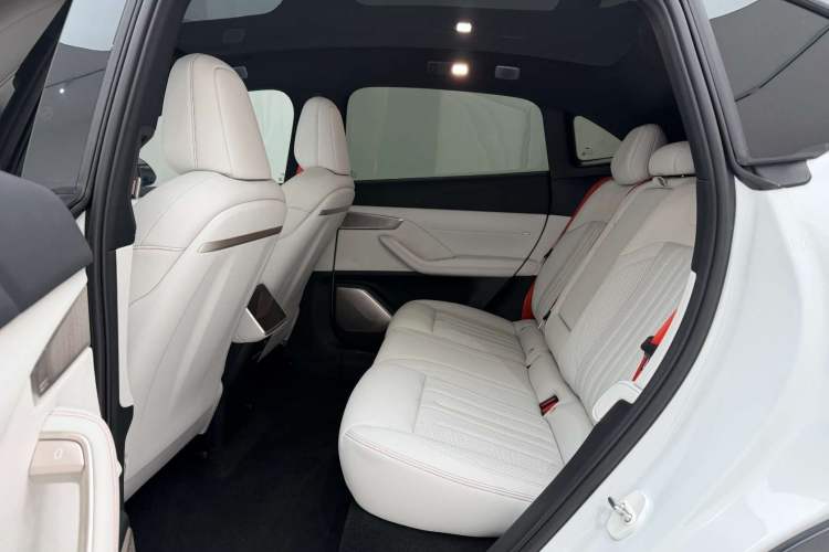 Used ONVO L60 2024 60 kWh All-Wheel Drive Interior 2