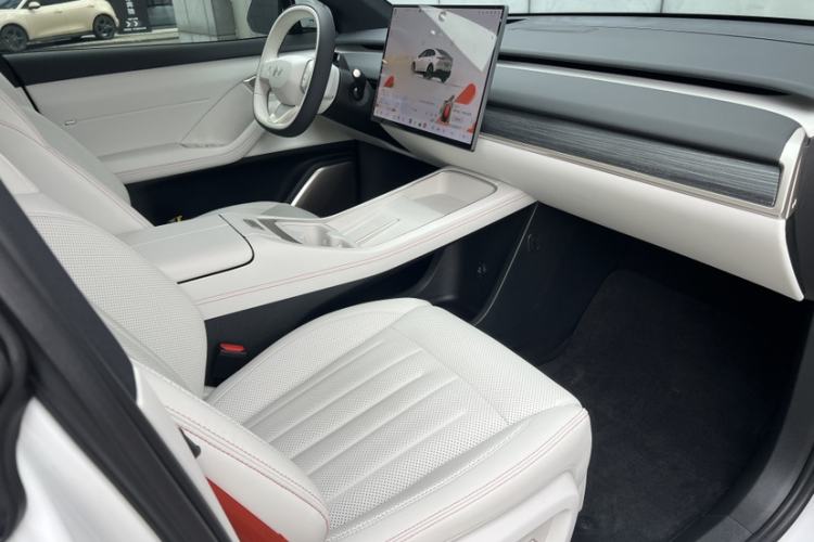 Used ONVO L60 2024 60 kWh Rear-Drive Version Interior 2