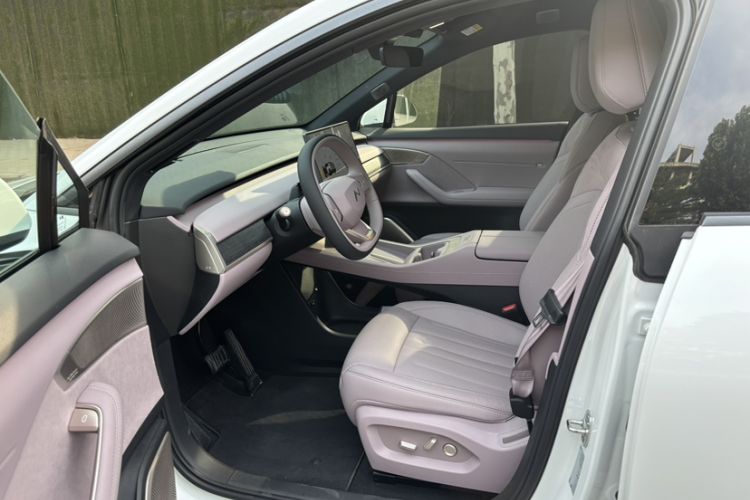 Used ONVO L60 2024 60 kWh Rear-Drive Version Interior 2