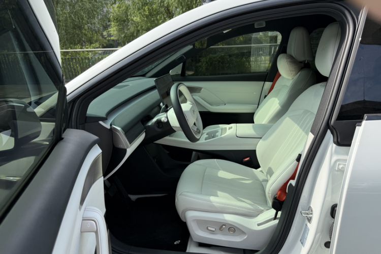 Used ONVO L60 2024 60 kWh Rear-Drive Version Interior 2