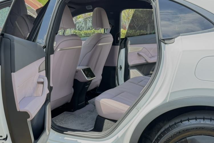 Used ONVO L60 2024 60 kWh Rear-Drive Version Interior 3