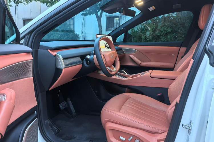 Used ONVO L60 2024 60 kWh Rear-Drive Version Interior 3