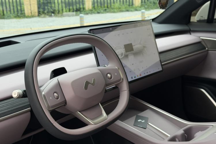 Used ONVO L60 2024 60 kWh Rear-Drive Version Interior 4