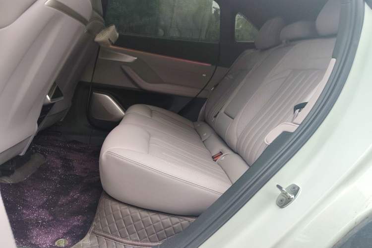 Used ONVO L60 2024 60 kWh All-Wheel Drive Interior 4