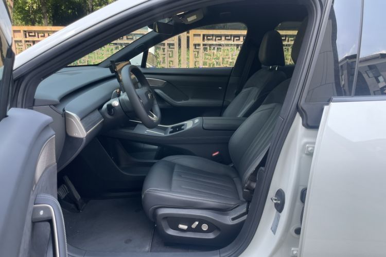 Used ONVO L60 2024 60 kWh All-Wheel Drive Interior 5