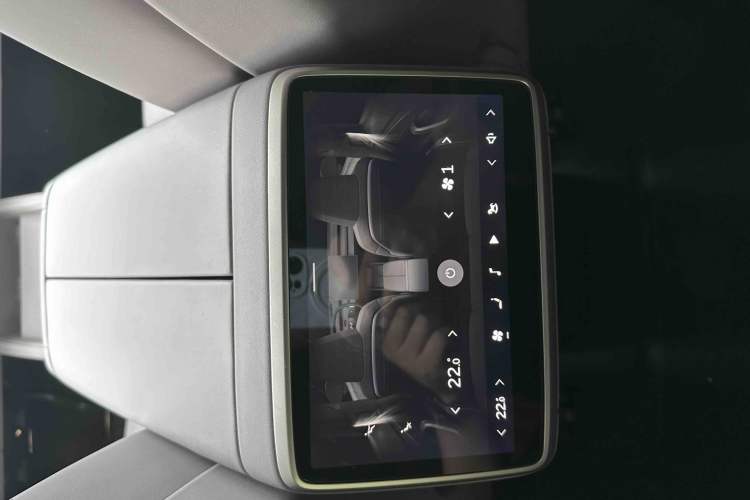 Used ONVO L60 2024 60 kWh Rear-Drive Version Interior 5