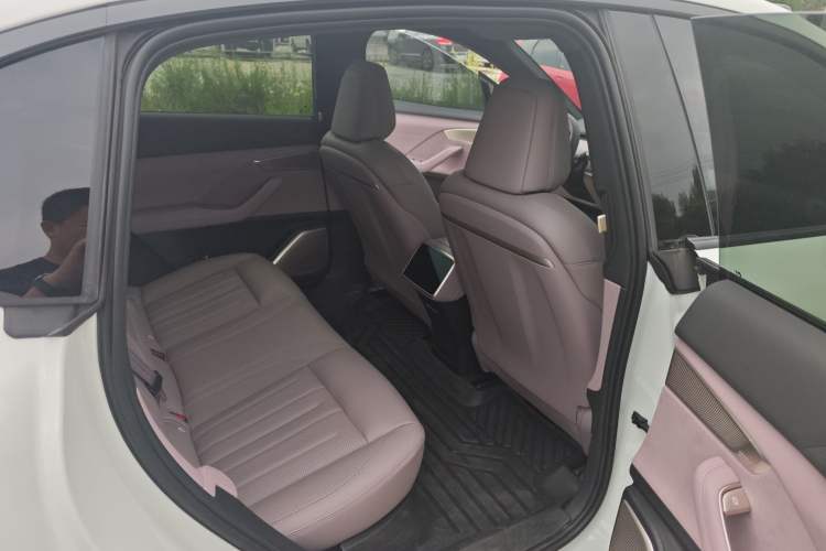 Used ONVO L60 2024 60 kWh Rear-Drive Version Interior 6