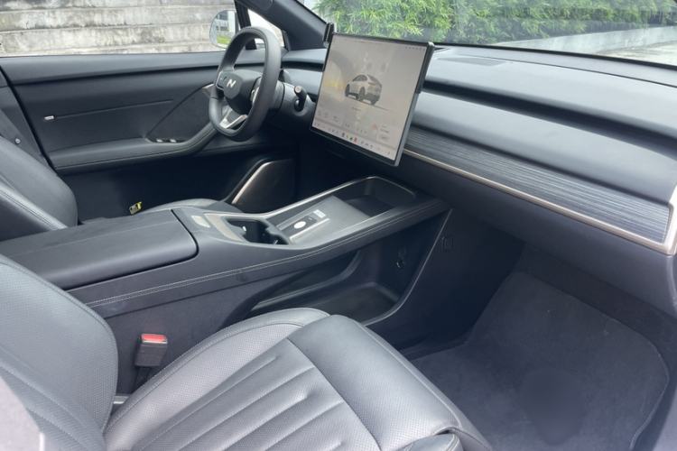 Used ONVO L60 2024 60 kWh All-Wheel Drive Interior 6