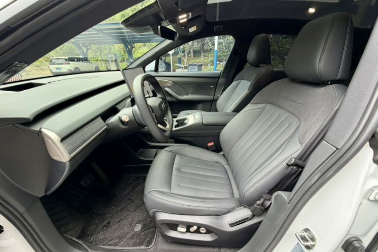 Used ONVO L60 2024 60 kWh Rear-Drive Version Interior 6