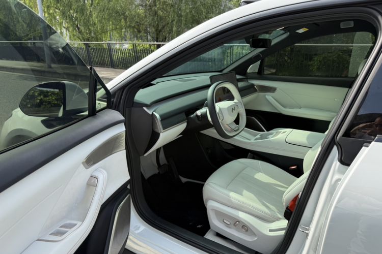 Used ONVO L60 2024 60 kWh Rear-Drive Version Interior 6