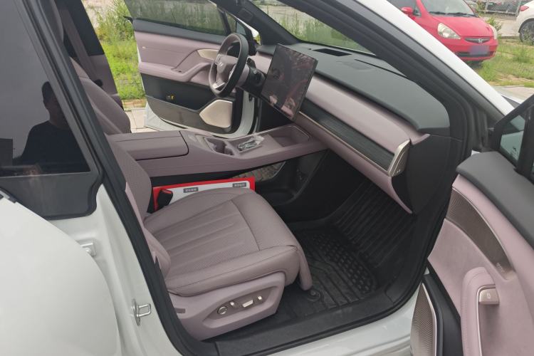 Used ONVO L60 2024 60 kWh Rear-Drive Version Interior 7