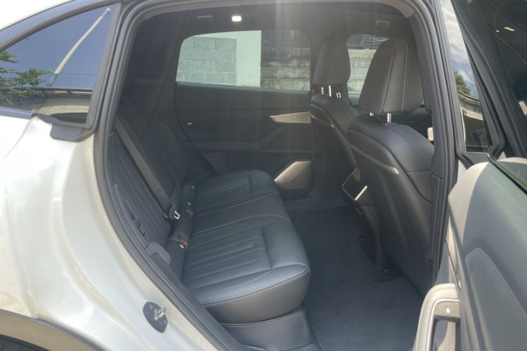 Used ONVO L60 2024 60 kWh All-Wheel Drive Interior 8