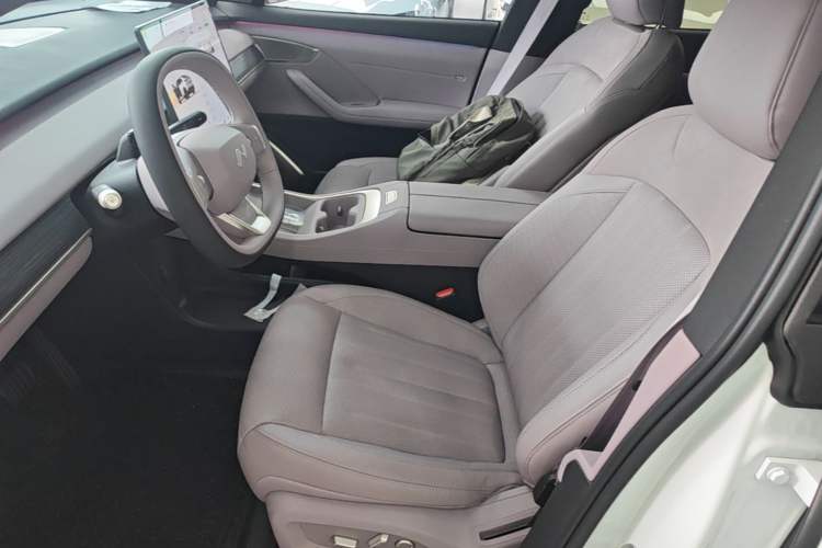 Used ONVO L60 2024 60 kWh Rear-Drive Version Left Front Seat