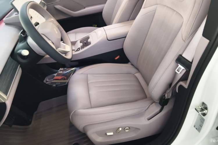 Used ONVO L60 2024 60 kWh Rear-Drive Version Left Front Seat