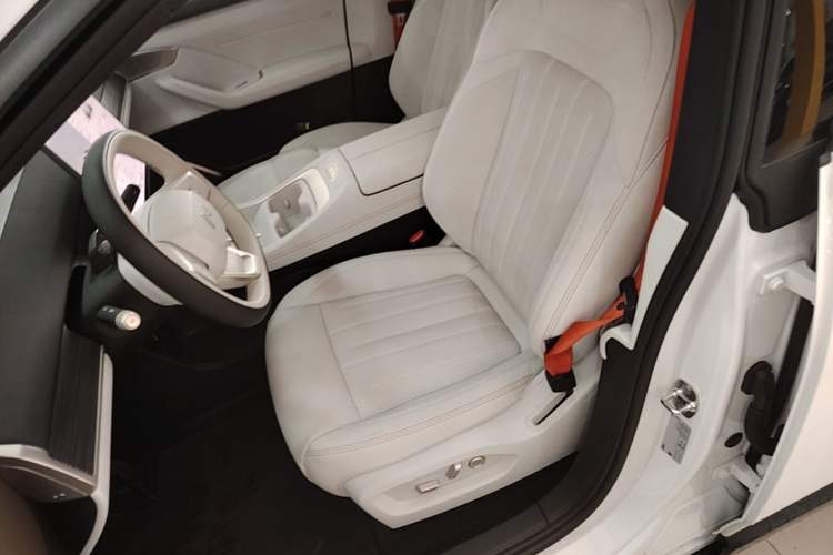 Used ONVO L60 2024 60 kWh Rear-Drive Version Left Front Seat