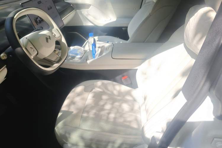 Used ONVO L60 2024 60 kWh Rear-Drive Version Left Front Seat
