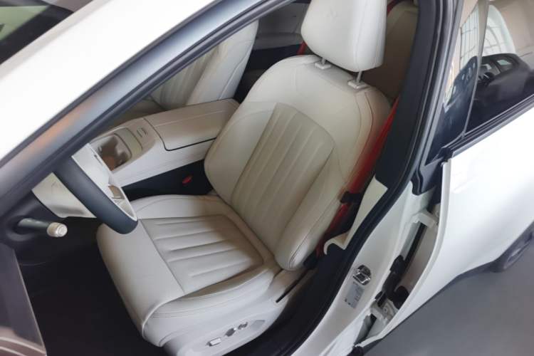 Used ONVO L60 2024 60 kWh Rear-Drive Version Left Front Seat