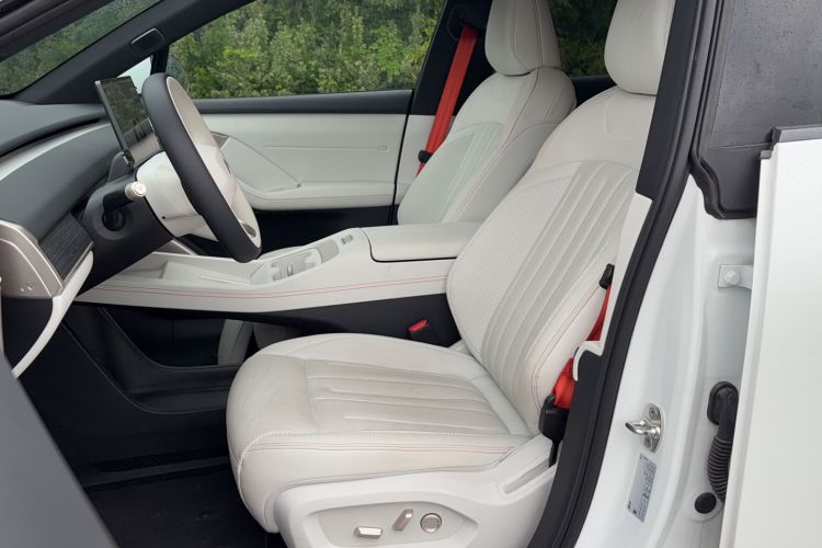 Used ONVO L60 2024 60 kWh Rear-Drive Version Left Front Seat