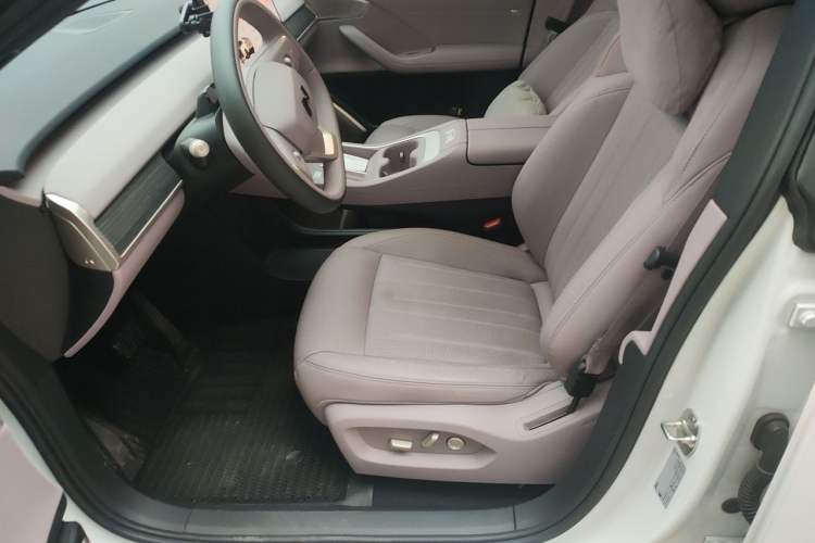 Used ONVO L60 2024 60 kWh Rear-Drive Version Left Front Seat