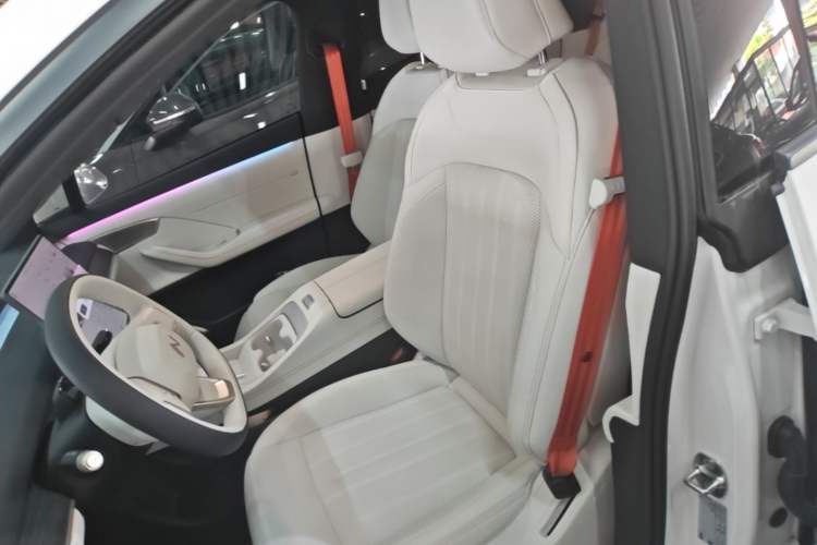 Used ONVO L60 2024 60 kWh Rear-Drive Version Left Front Seat