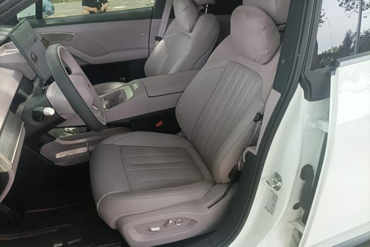Used ONVO L60 2024 60 kWh Rear-Drive Version Left Front Seat