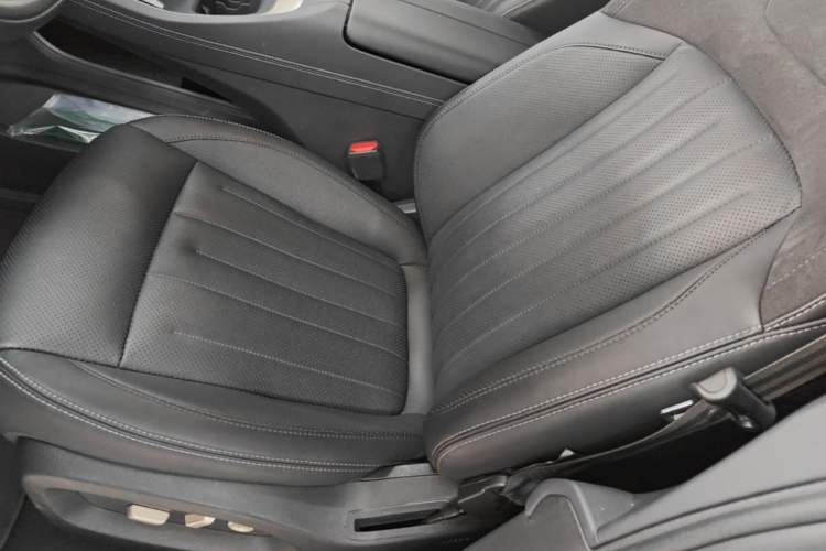 Used ONVO L60 2024 60 kWh Rear-Drive Version Left Front Seat