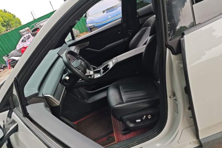 Used ONVO L60 2024 85 kWh Rear-Drive Version Left Front Seat